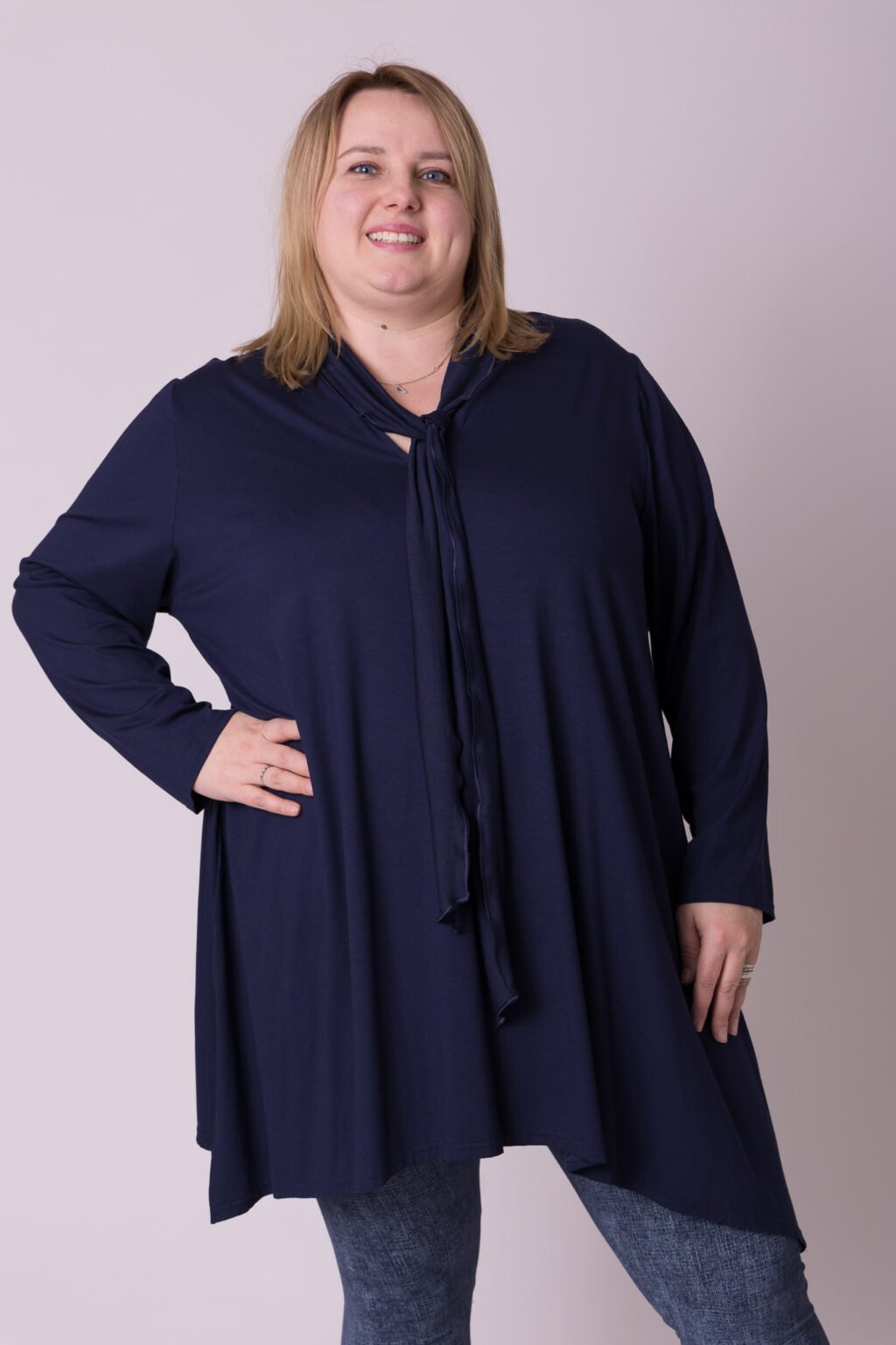 Opvallende magenta silky metal trekstrik voor een glamoureuze