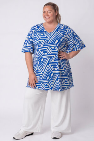 PRE-ORDER | Top Karin 90cm | Cobalt Maze | Vlindermouw | Travelstof