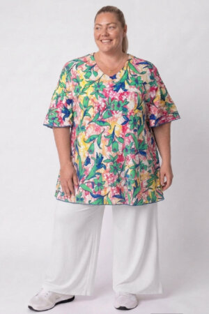 PRE-ORDER | Top Karin 90cm | Spring Watercolor | Vlindermouw | Travelstof